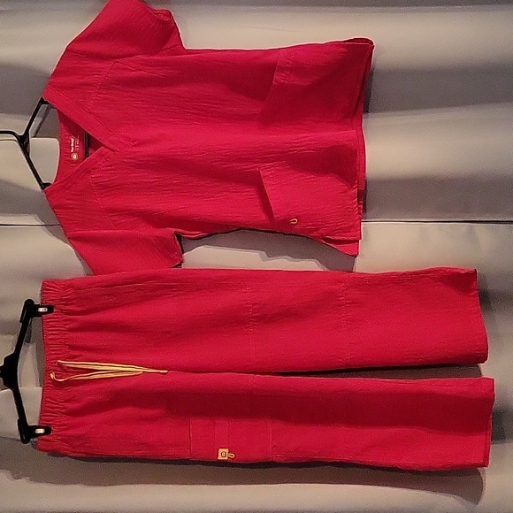 WonderWink scrub set - Picture 1 of 3